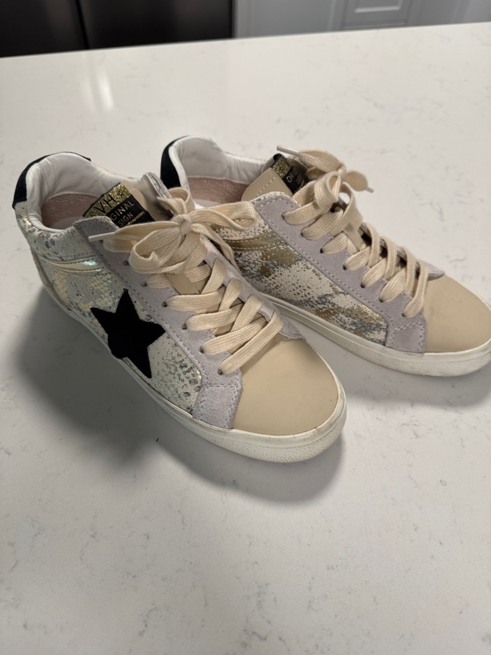 Womens Metallic Snake-Print Low Top Sneakers with Black Star